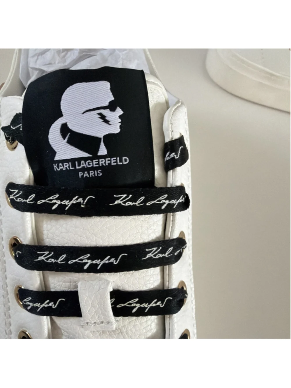 NEW Karl Lagerfeld Paris Women's Cate Pins Embellished Sneakers Size 9 Leather